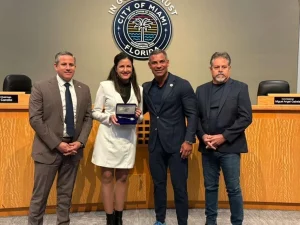 Rosa María Payá recibe las llaves de la ciudad de Miami